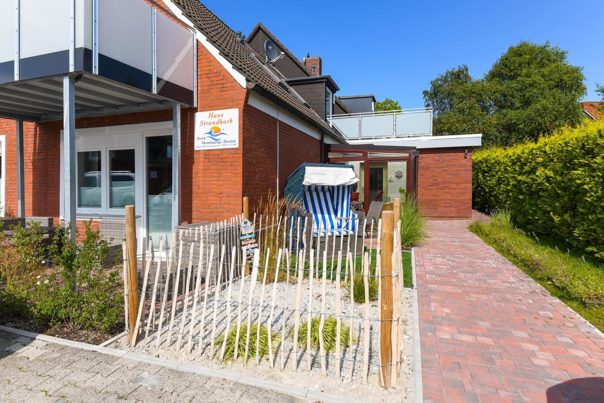 Ferienwohnungen Im Haus Strandkorb Bensersiel Exteriör bild